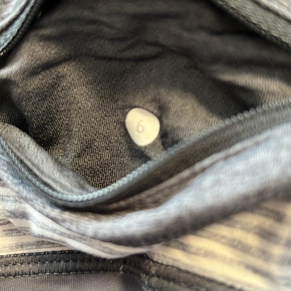 Lululemon vintage run inspire crop leggings with gray and white stripe details - Picture 8 of 8